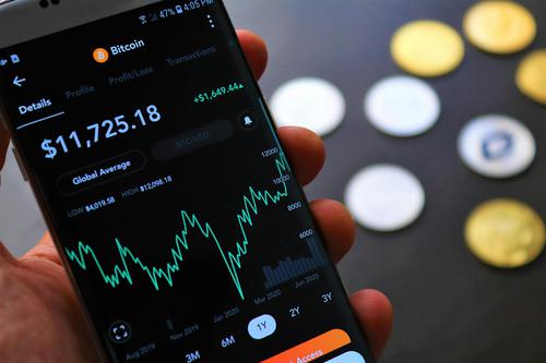 Why is Ethereum Underperforming Bitcoin, Despite Institutional Interest