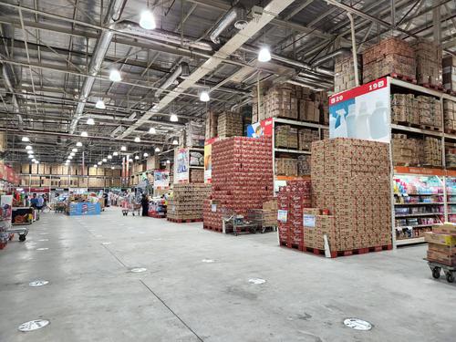 PriceSmart's Insider Sales Cast a Shadow on Strong Q2 Growth