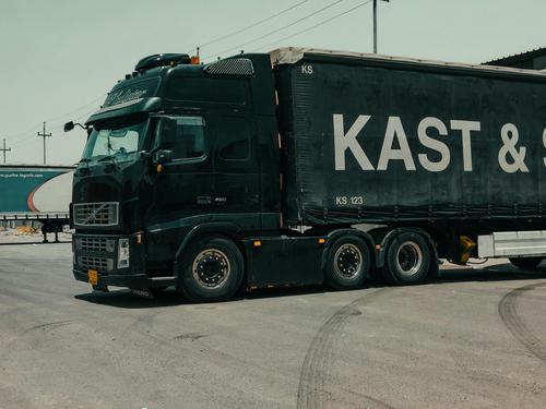 What's Driving Hub Group's Recent Volatility Ahead of Earnings