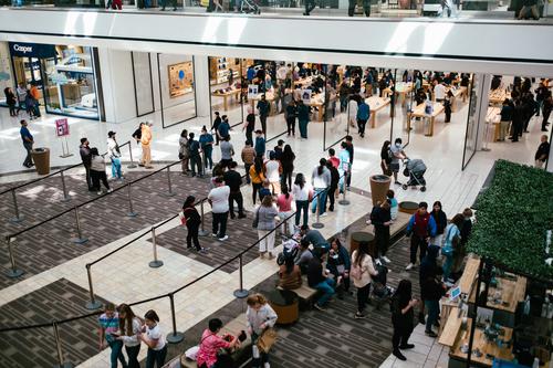 Apple's Premium Multiple Confronts Services Deceleration and China's Growth Doubts