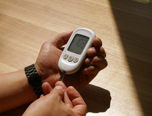 Abbott's Dual-Analyte Bet Positions It to Outpace Dexcom in the Expanding CGM Market