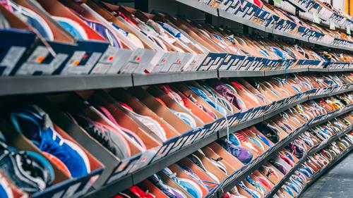 Steven Madden's 'Buy' Rating Masks a Risky Valuation Ahead of Q2 Earnings