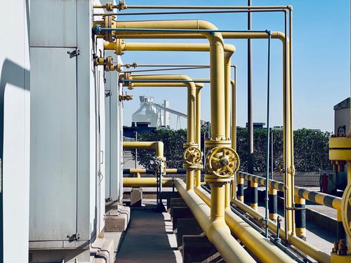 EPD's Rising Dividend: A Stable Harbor in Choppy Energy Waters