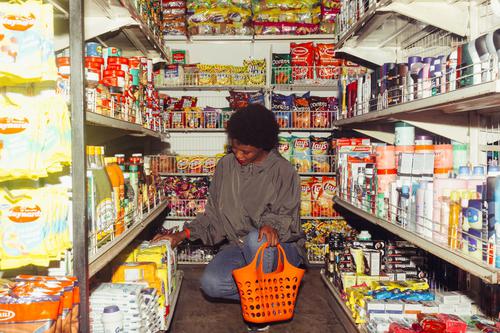 Albertsons' Guidance Cut: A Deep Dive into Grocery's Diverging Fortunes