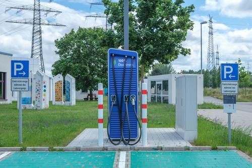 ChargePoint's Optimus Partnership: A Capital-Light Growth Story Facing Deep Profitability Hurdles