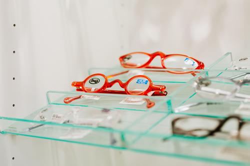 Warby Parker's Dual CEO Sales: A Test of Investor Conviction Amidst Stretched Valuation