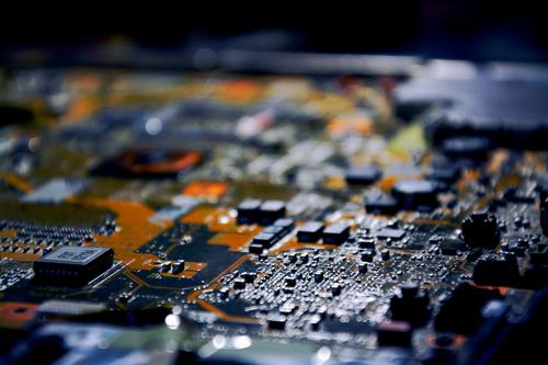 Onto Innovation: The AI Enabler Trading at a Premium for Indispensable Tech