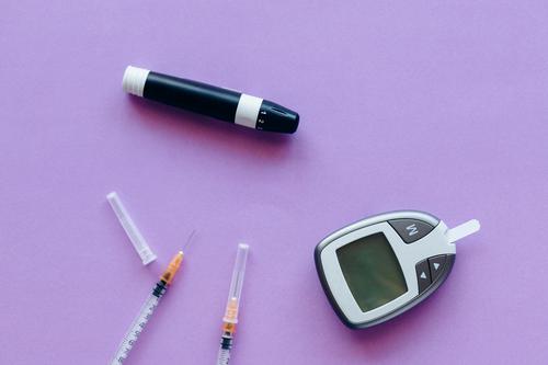 What Does Rep. Khanna's Spouse's DXCM Trade Signal for Diabetes Tech