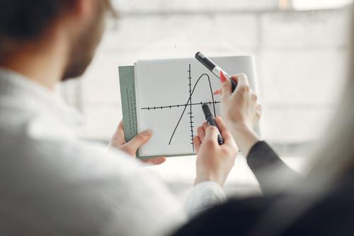 Sandisk's AI-Fueled Parabola: When Short-Term Signals Clash with Long-Term Valuation Reality