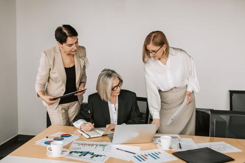 Thermo Fisher's Executive Sales: A Calculated Monetization Amidst Strong Performance