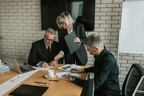 What Does a Top Executive's Recent Stock Sale Mean for Vistra (VST)