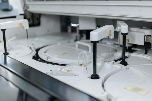 Qiagen's Automation Pipeline: A Hidden Catalyst for a 2027 Rebound