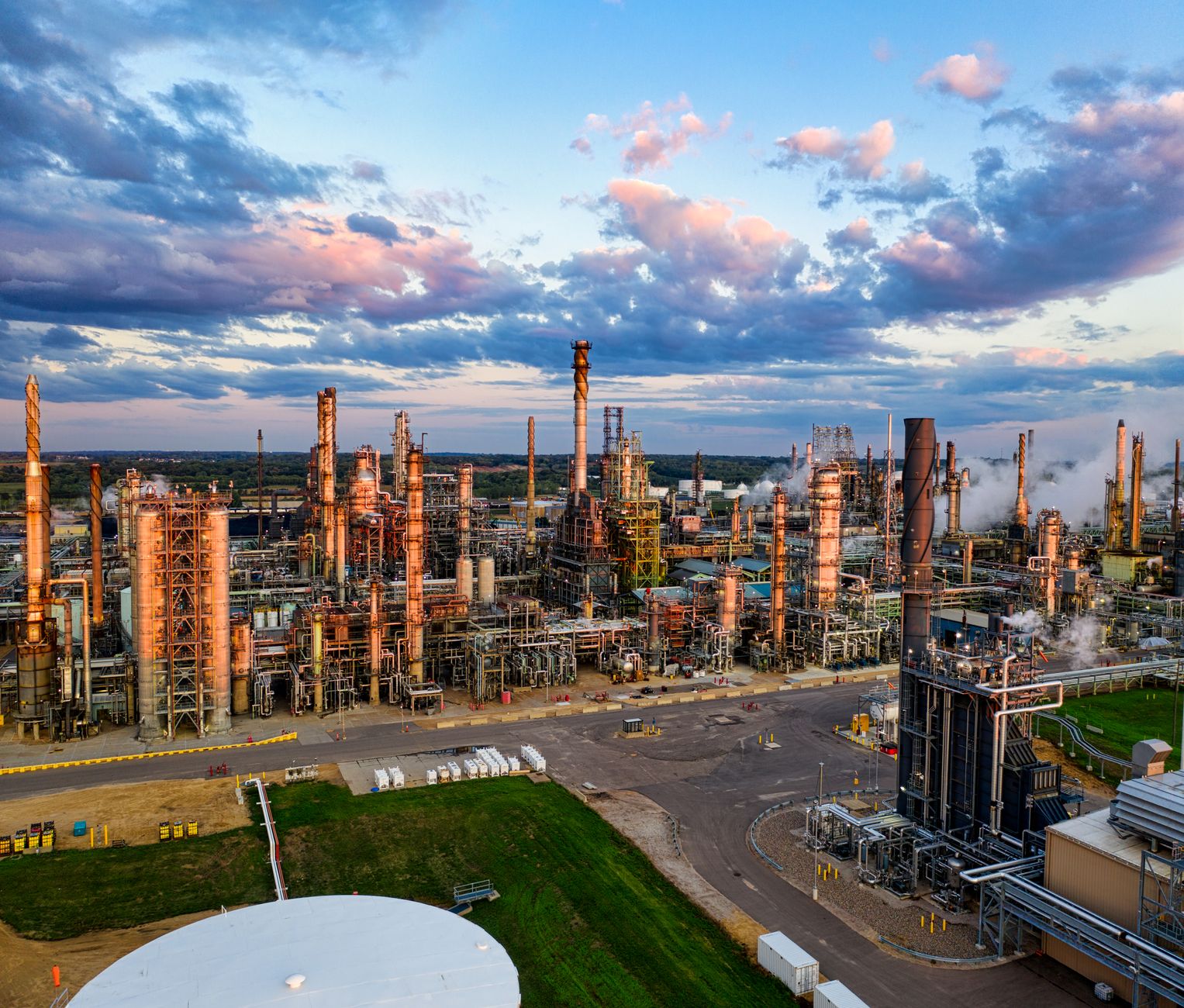 Phillips 66's $9.41 Earnings Beat Hides a Peak-Refining-Margin Trap