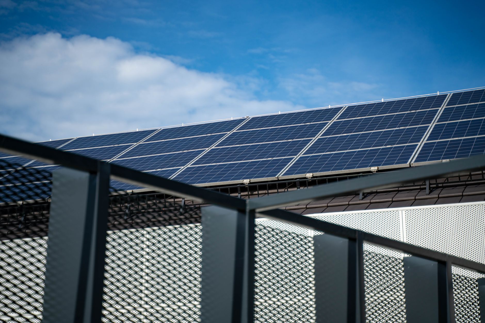 Eos Energy's Insider Sales Cast a Shadow on its Growth Story
