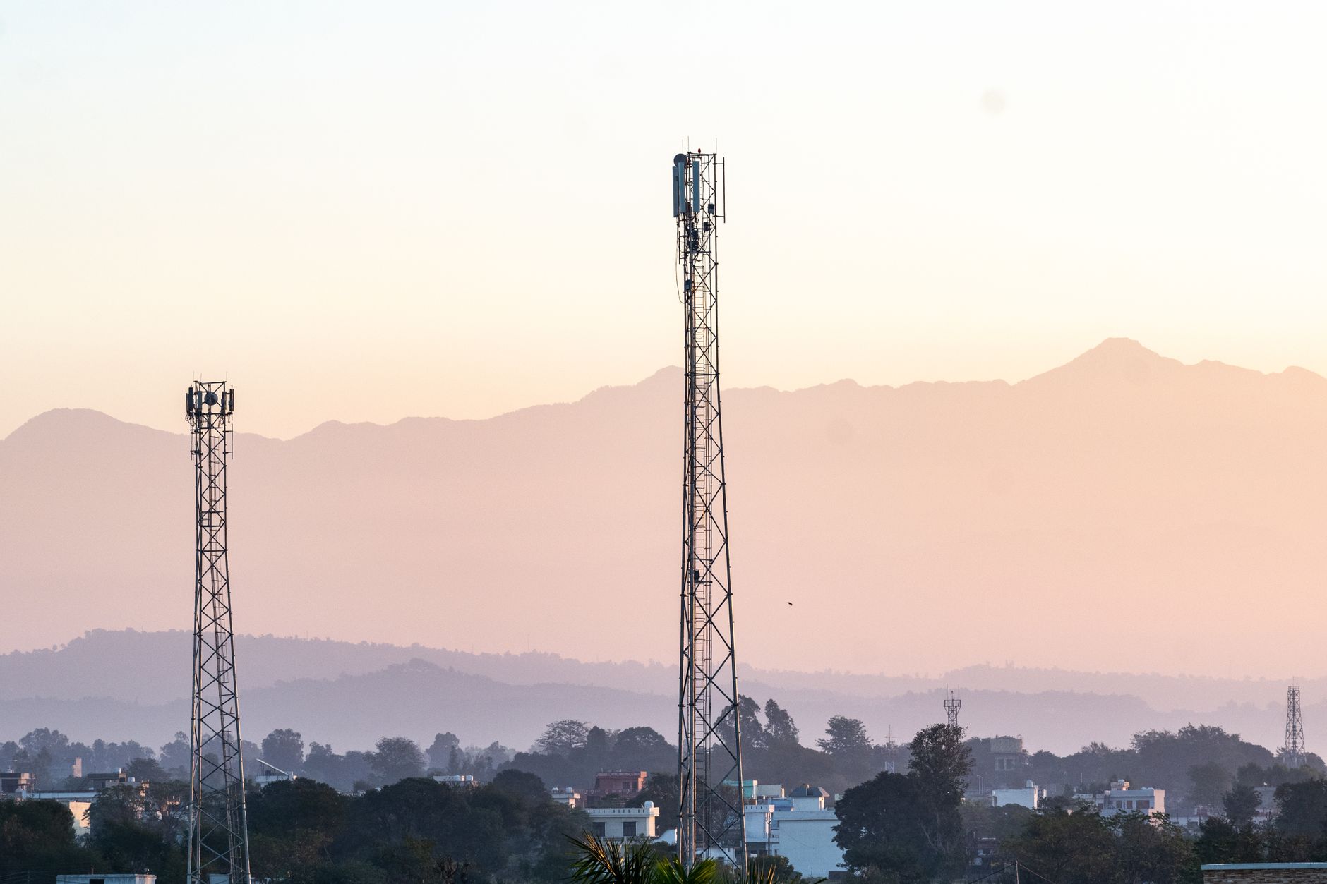 Amazon's Strategic Play in Africa: Leveraging Regulatory Hurdles to Outpace Starlink