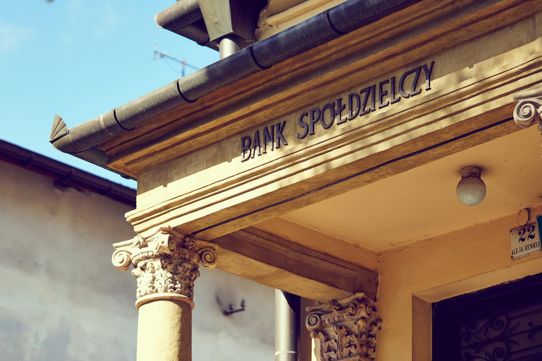 Is Nicolet Bankshares (NIC) a Hidden Gem in Regional Banking