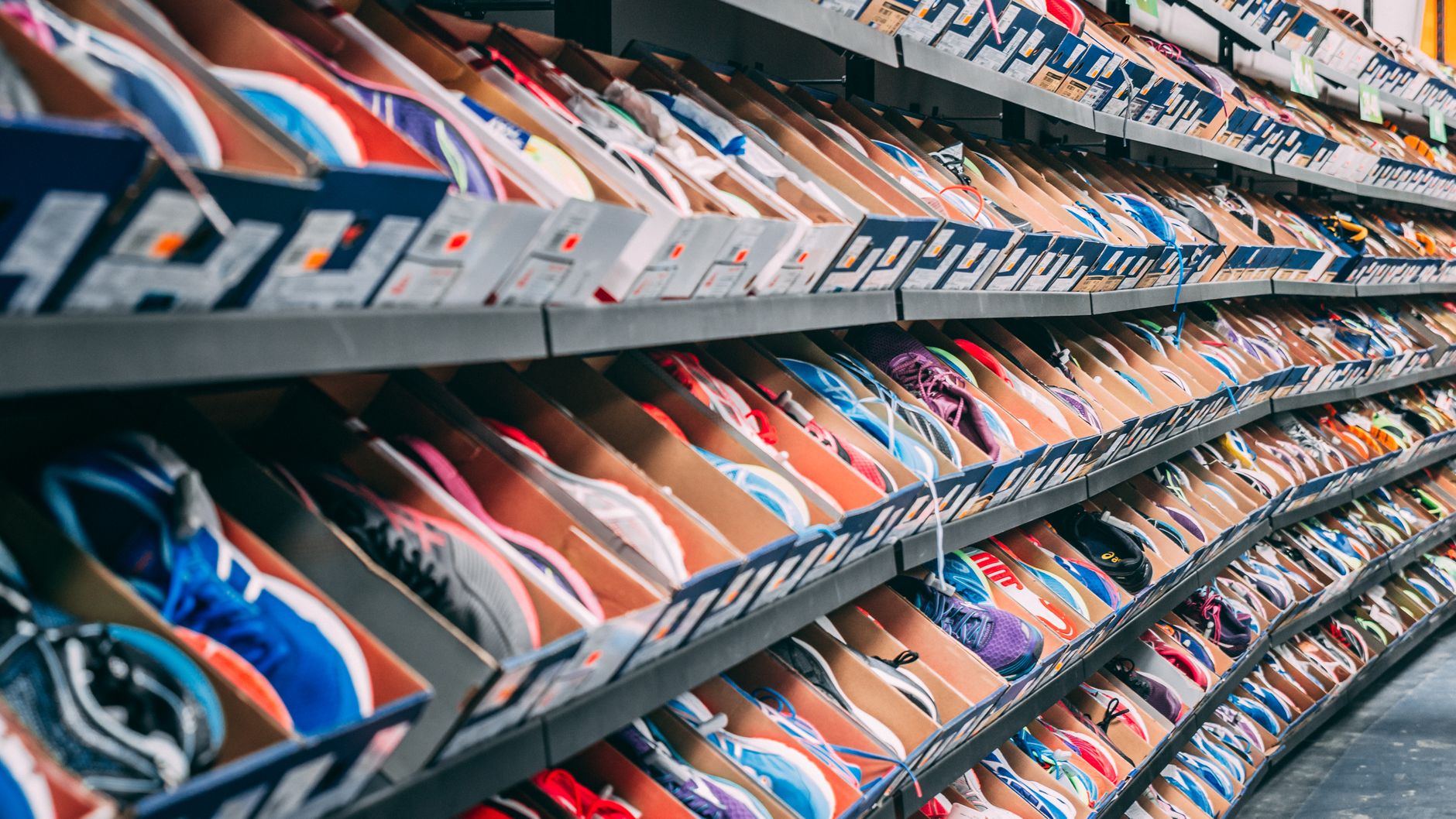 Steven Madden's 'Buy' Rating Masks a Risky Valuation Ahead of Q2 Earnings