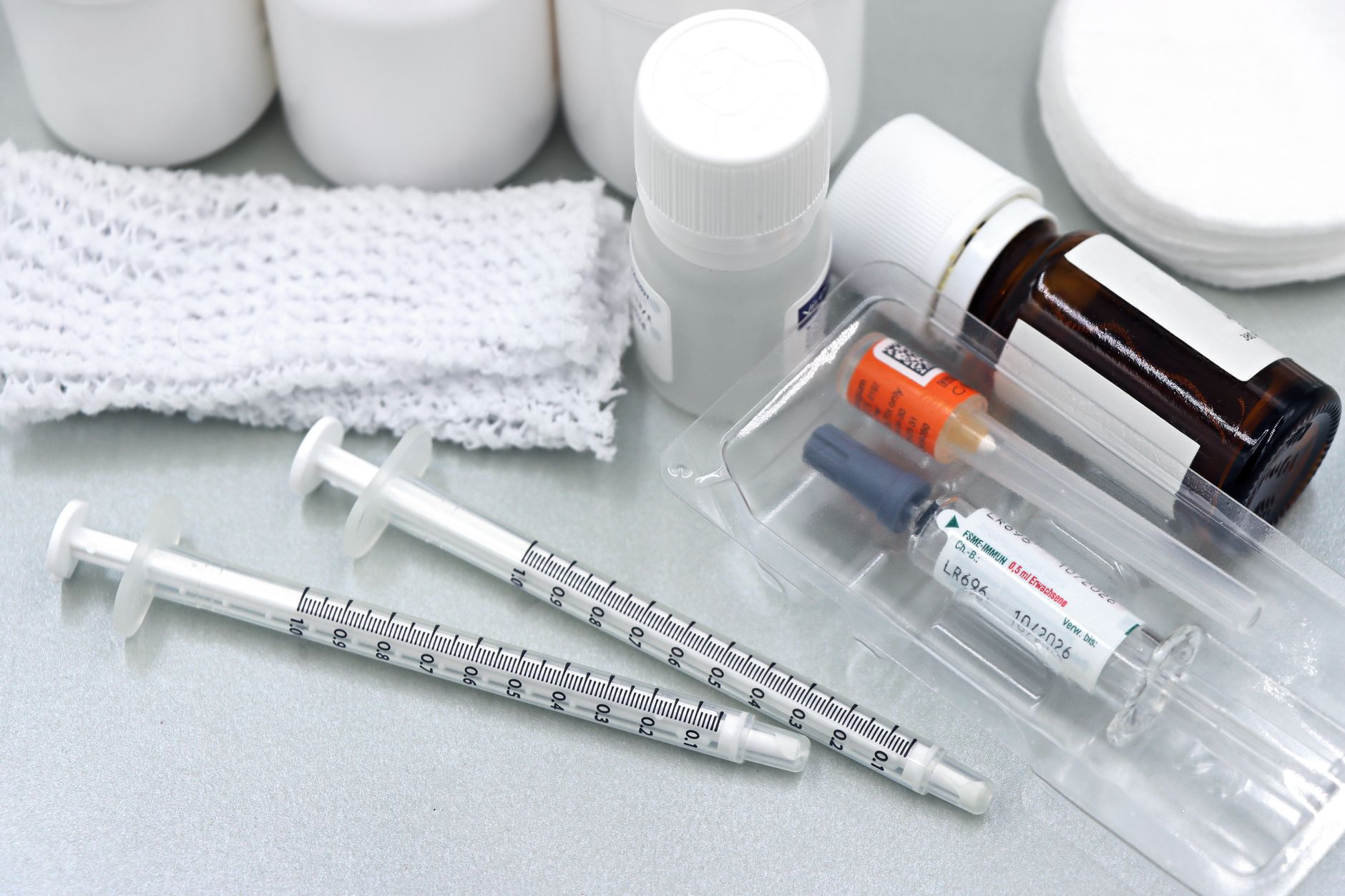 AbbVie's Post-Humira Triumph: Skyrizi and Rinvoq Drive Sector-Leading Growth