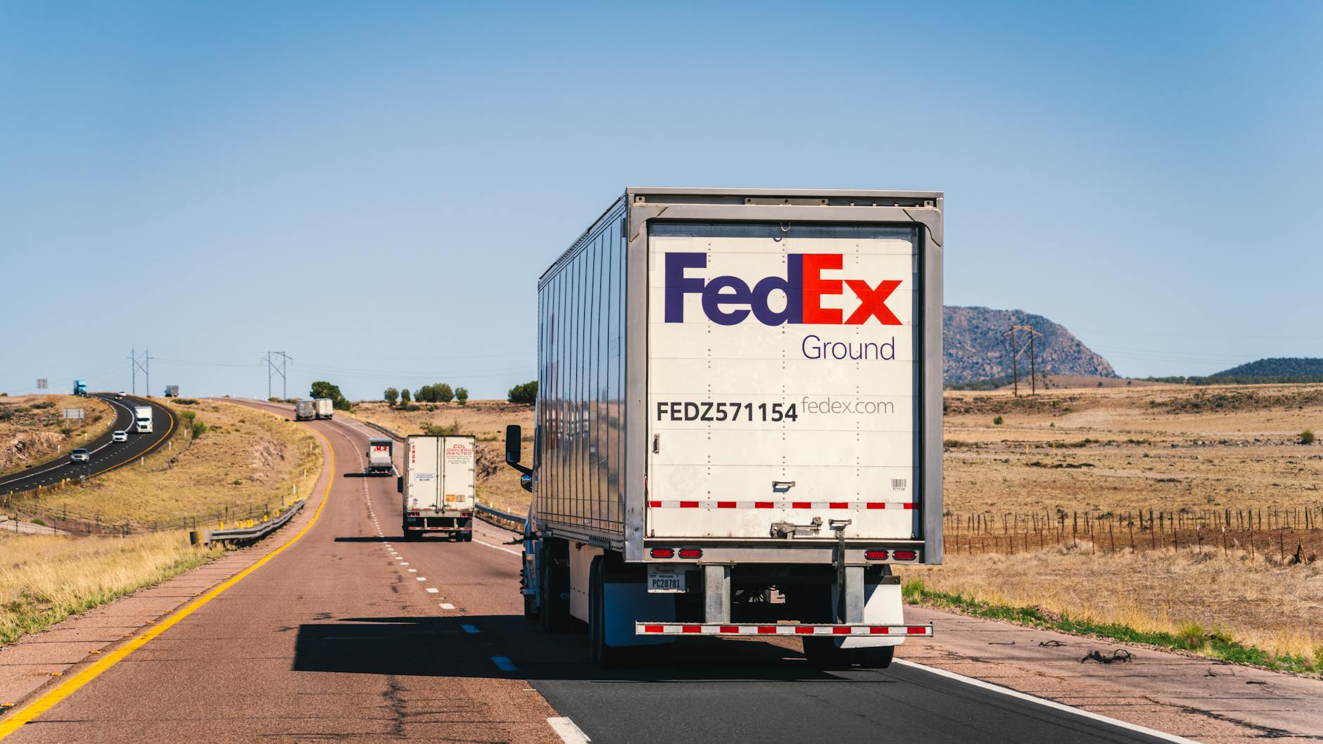 FedEx Shares Plunge: What Triggered Today's Sell-Off