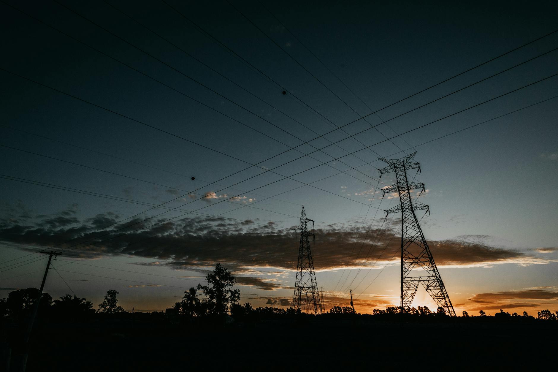 How Do Duke Energy and Dominion Energy Stack Up in Today's Utility Market