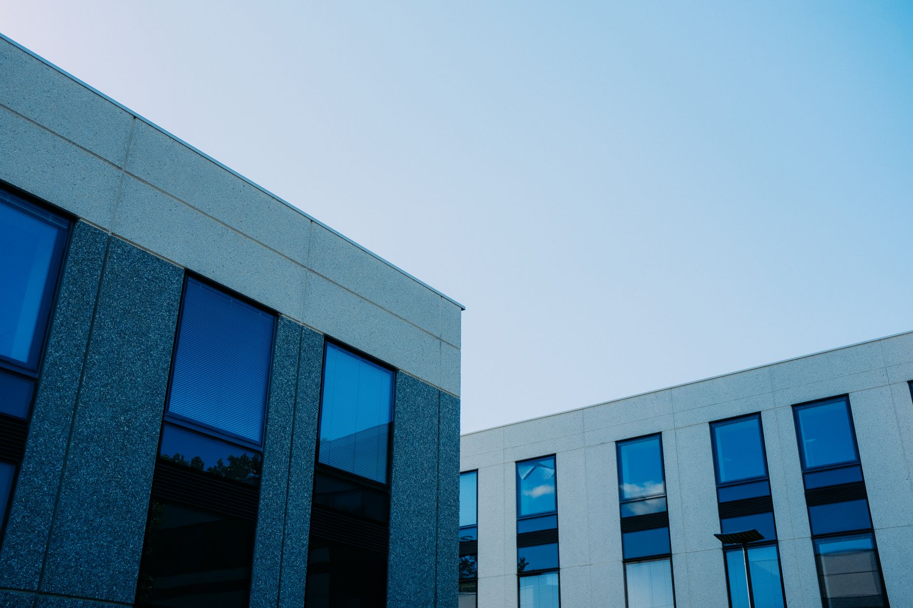 Stratus Properties: Major Shareholder Exit Confirms Liquidation Strategy