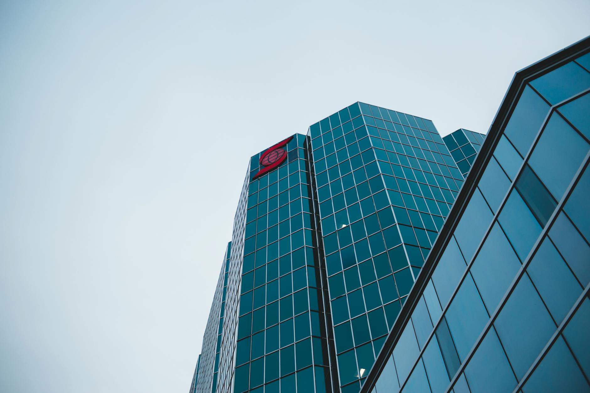 Why Did Seth Klarman's Baupost Group Just Buy Aon