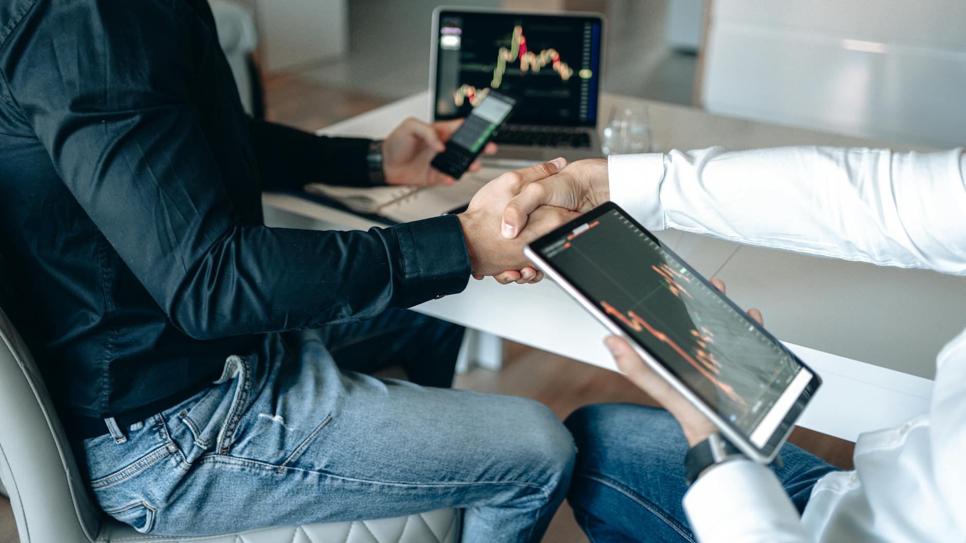 Is Victory Capital's New Bid a Game Changer for Janus Henderson