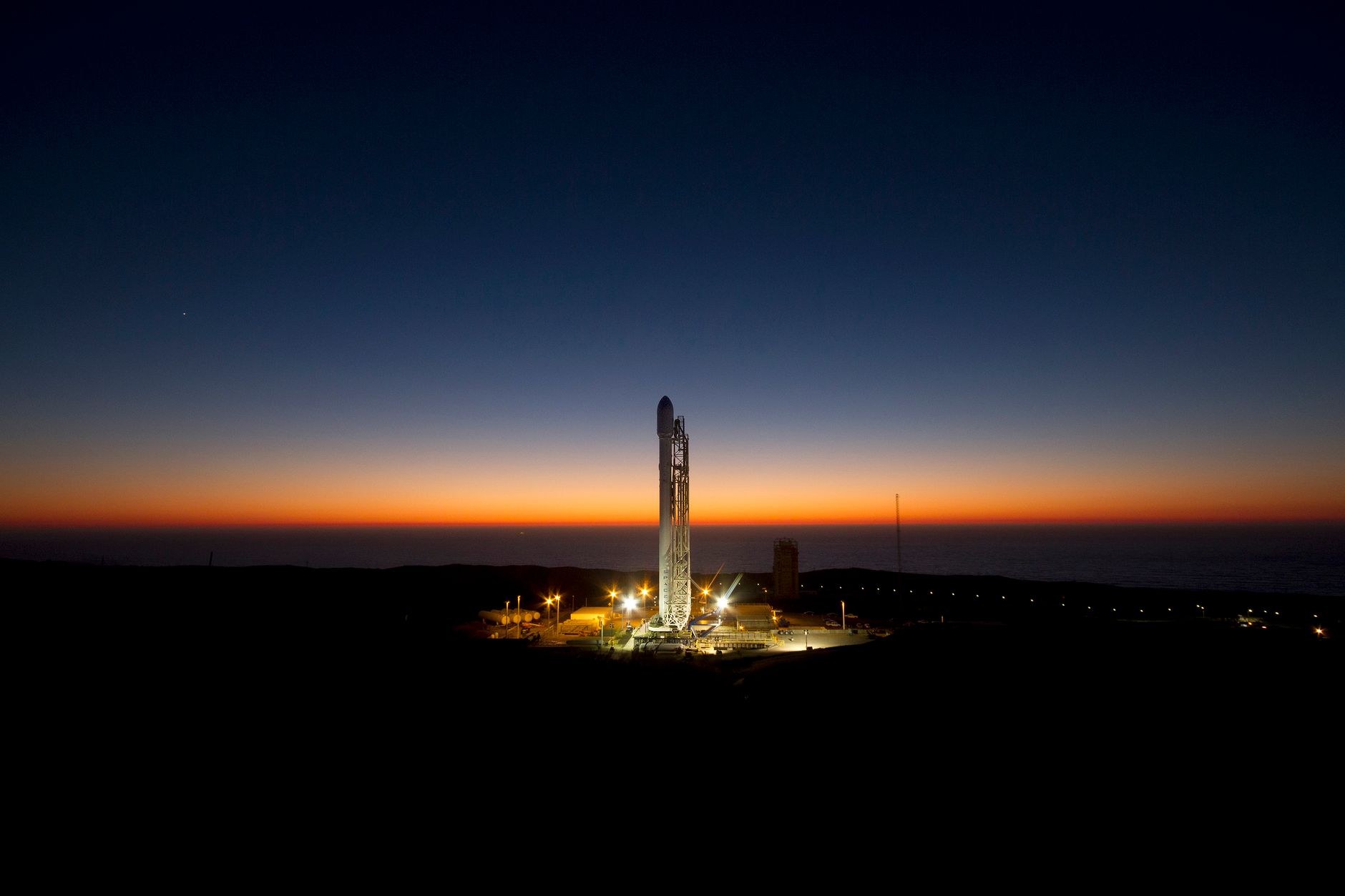 SpaceX's Sky-High Ambition Meets Market Skepticism as Political Investor Takes a Bet