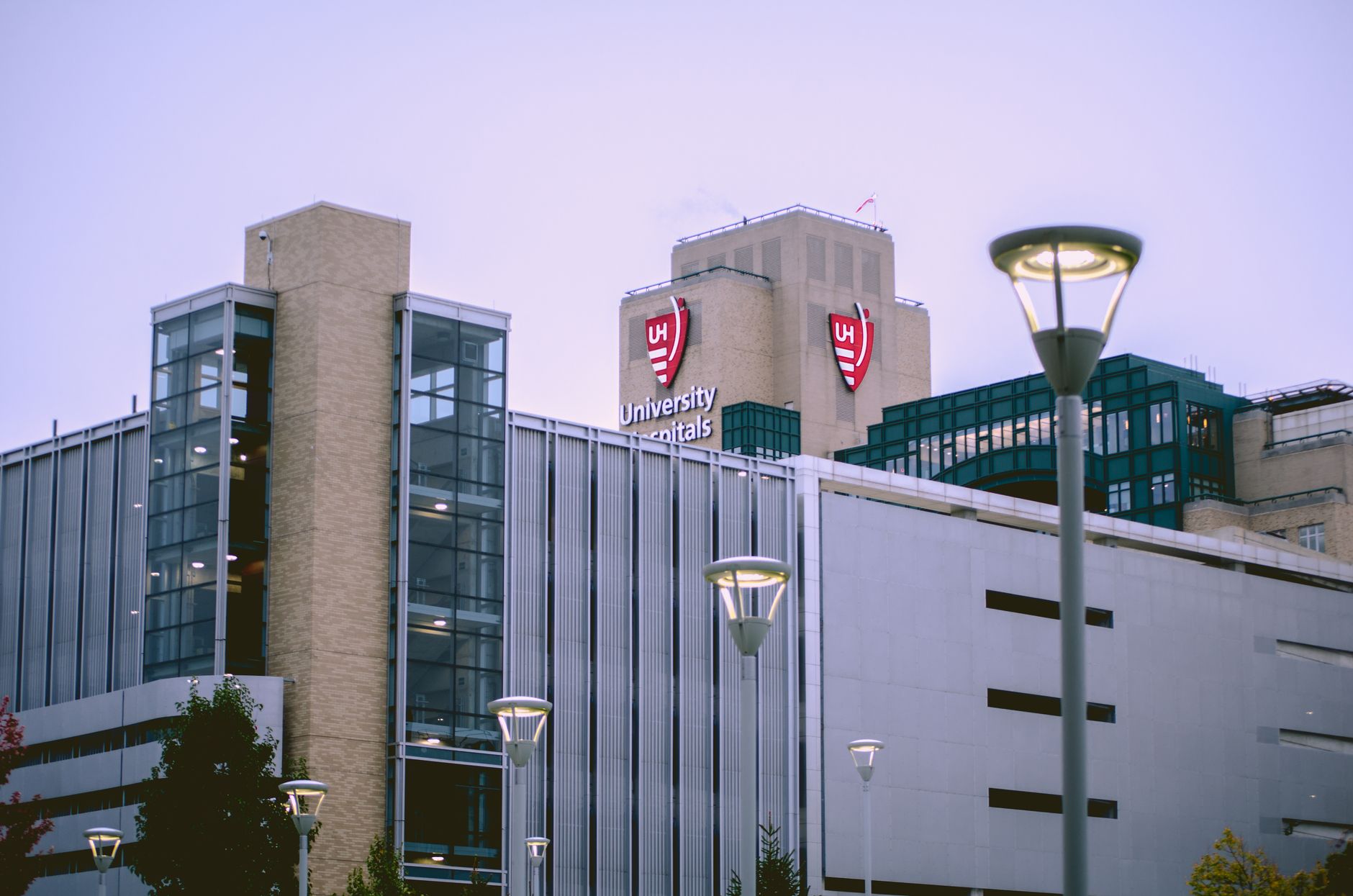 HCA Healthcare's Rebound Meets a Reality Check: Why Barclays Downgraded Amid Volume Uncertainty