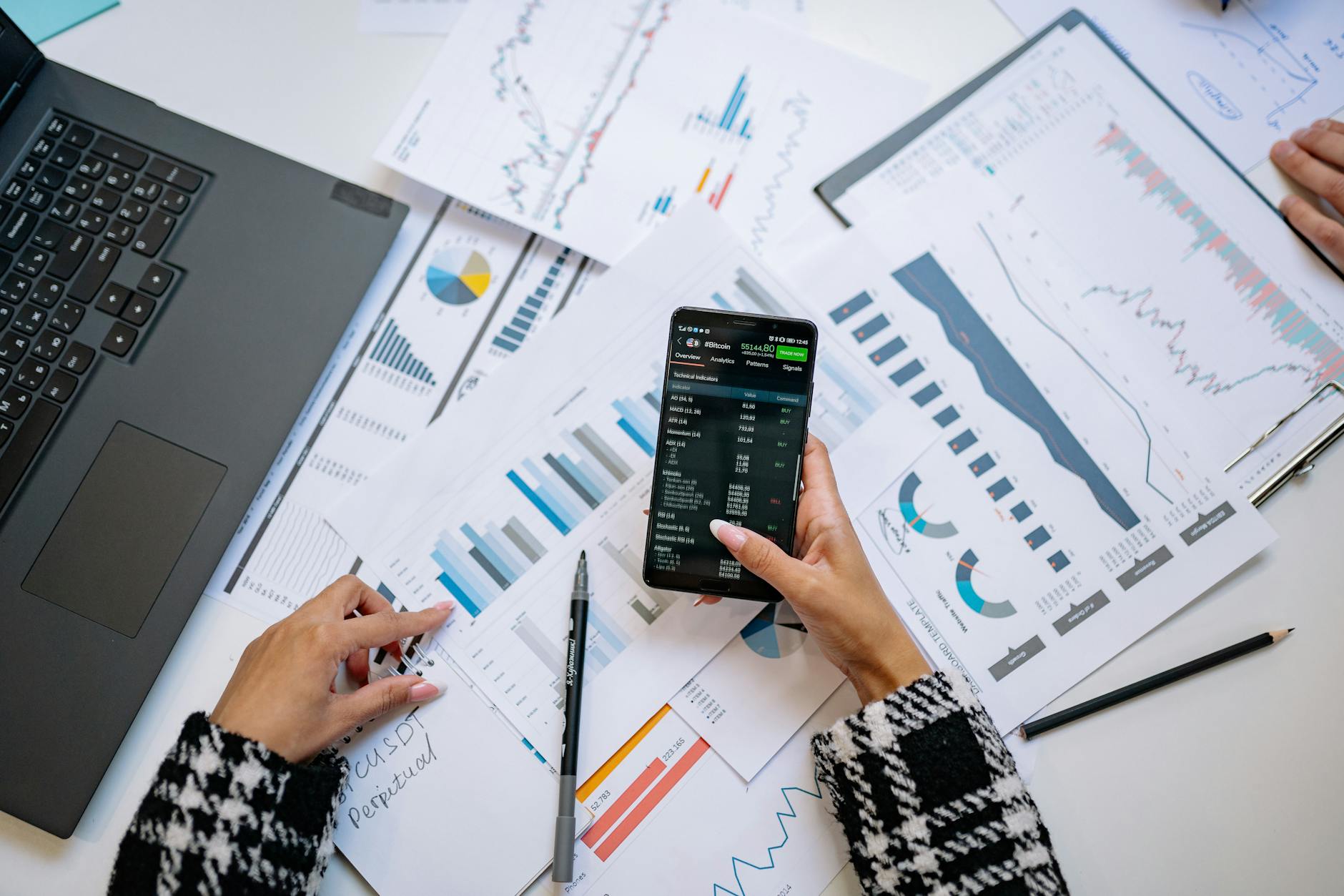 Why is Larry Robbins Bullish on IQVIA Holdings (IQV) Amid Market Volatility