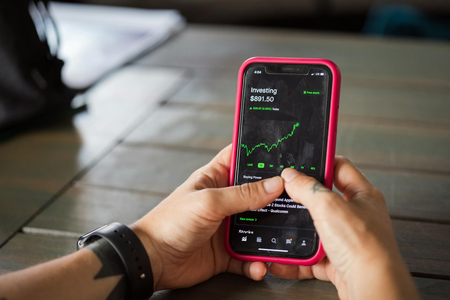 What Do Saria Tseng's Recent Sales Signify for MPWR Investors