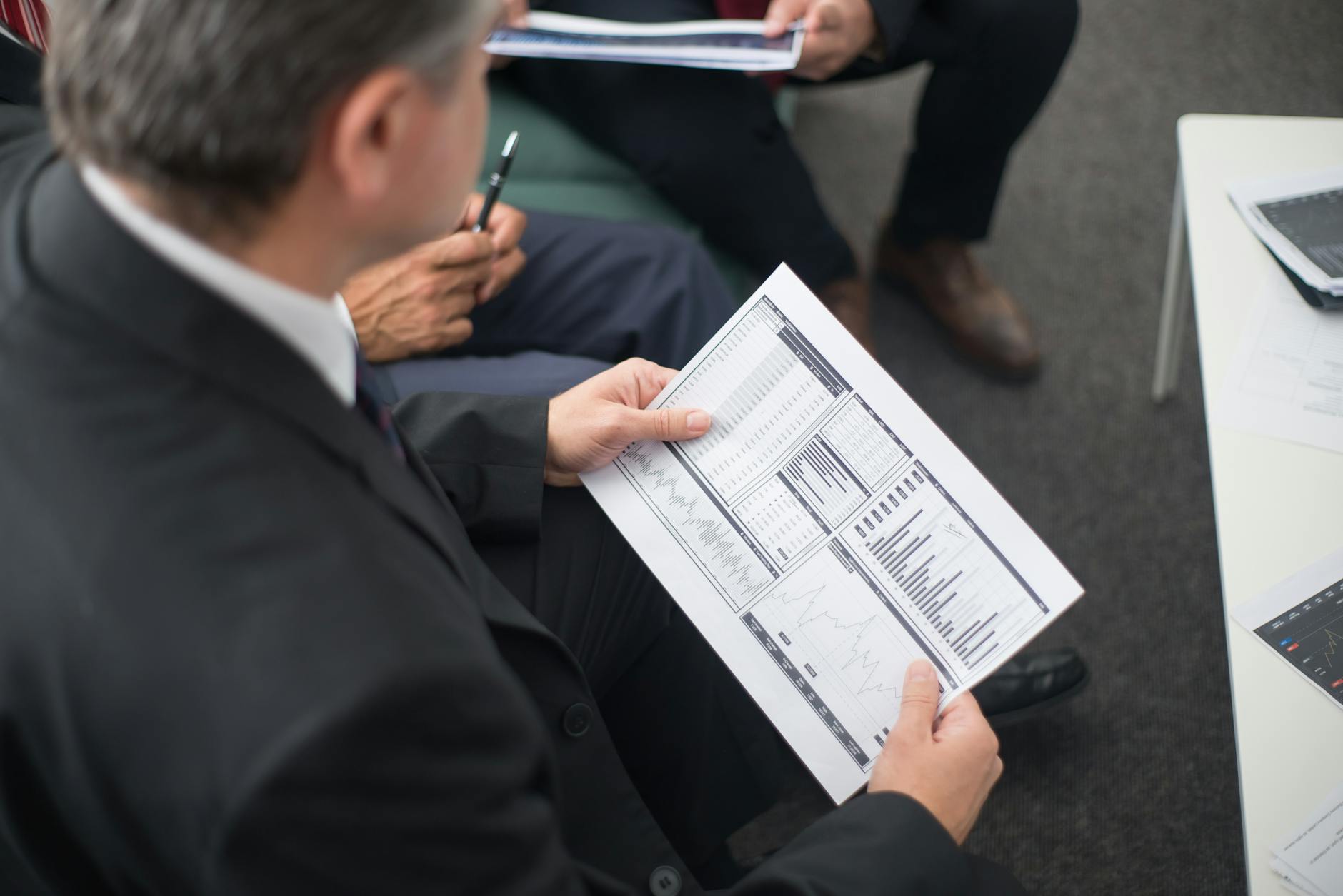 What Do Christopher Longhito's Recent Sales Mean for GIC Investors