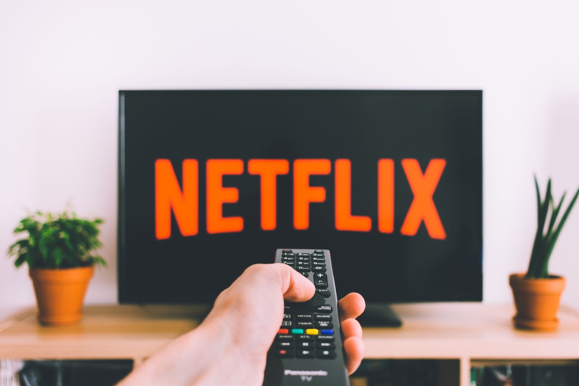 The Stage is Set: A Critical Q2 for Netflix