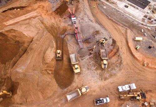 Gold Miners Shine Amid Market Volatility: Barrick and Franco-Nevada Lead the Charge